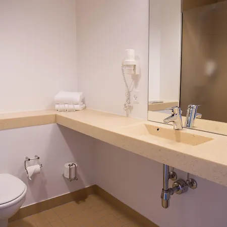 Vingsted & Konferencecenter מלון Bredsten (Velje)